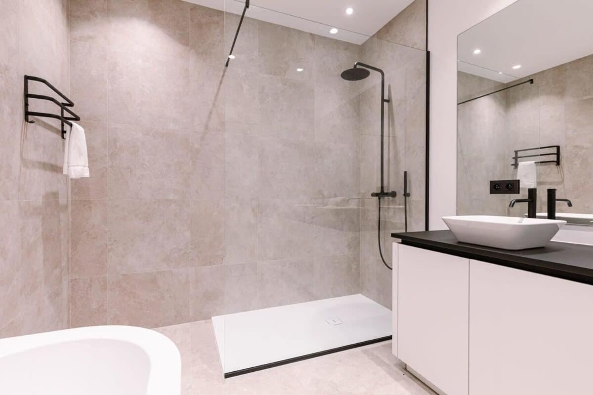 Luxurious Apartment In Town House Near The Beach Бланкенберге Экстерьер фото