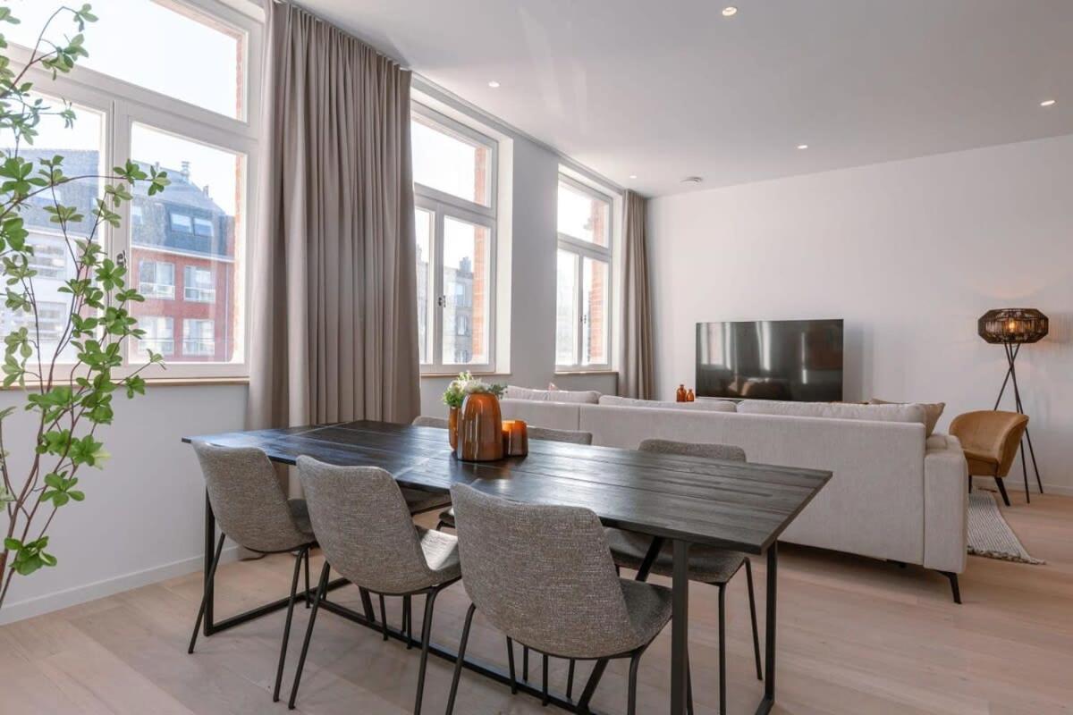 Luxurious Apartment In Town House Near The Beach Бланкенберге Экстерьер фото