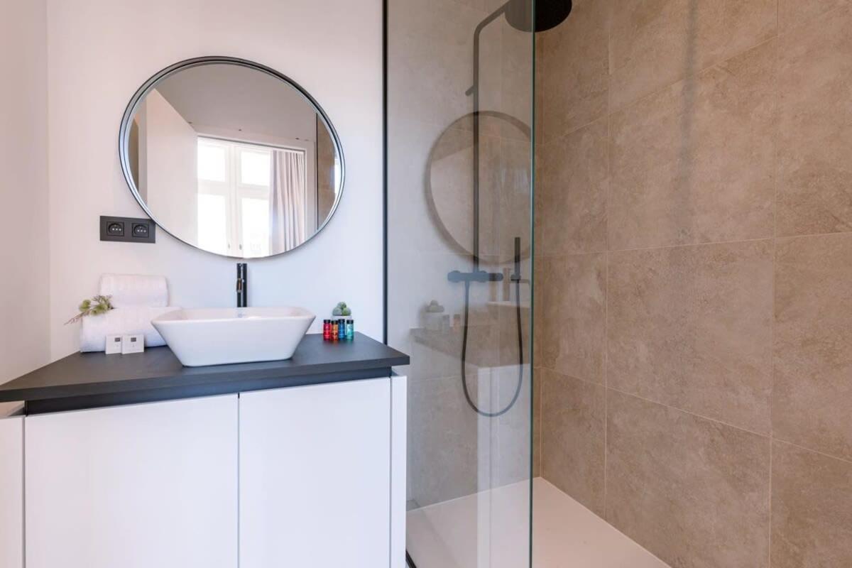 Luxurious Apartment In Town House Near The Beach Бланкенберге Экстерьер фото